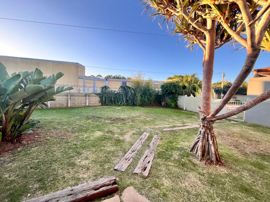 4 Bedroom Property for Sale in C Place Eastern Cape